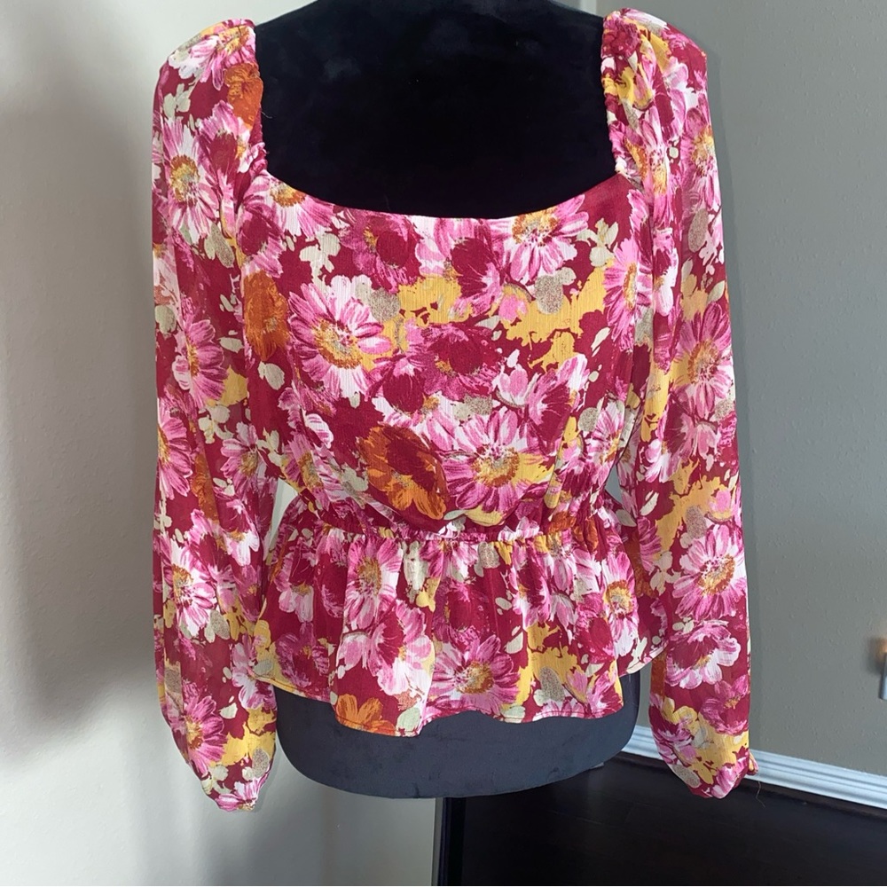 Wayf Cropped Top Longsleeve Floral Blouse Elastic Waist Size M square smockneck
